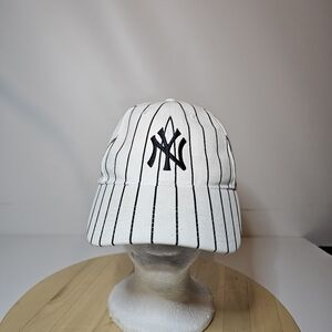 47 BRAND NEW YORK YANKEES STRAP BACK HAT PINSTRIPE WHITE AND BLACK YOUTH ADJUSTA